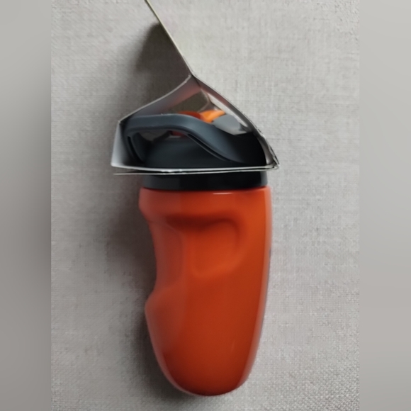 Tommee Tippee Insulated straw cup 12.months no spill - Picture 3 of 8